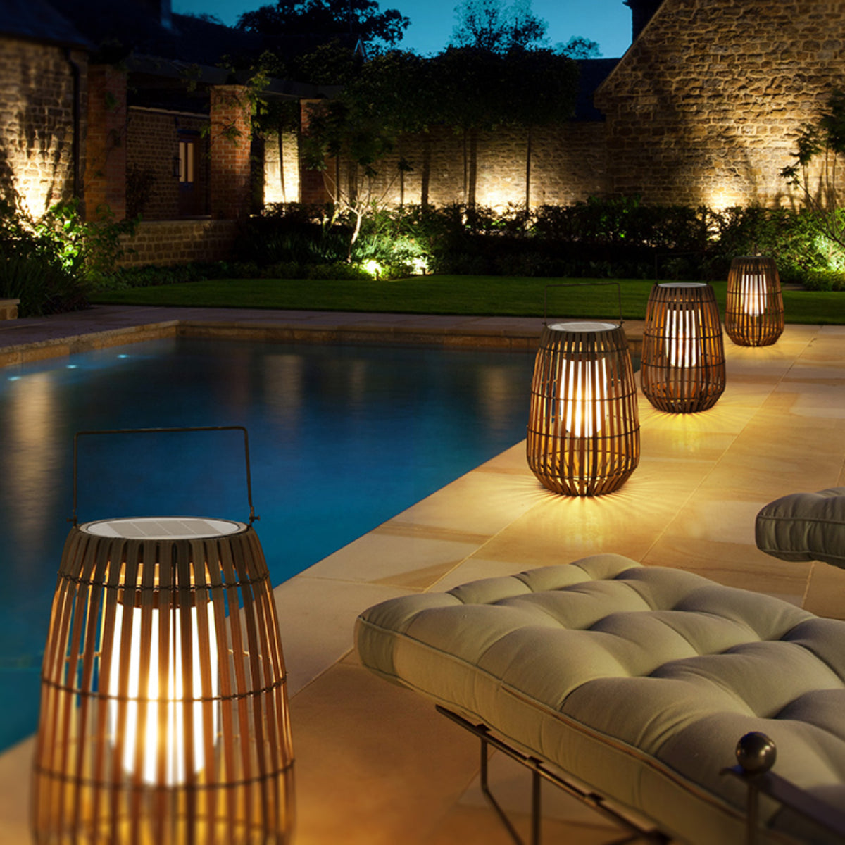 Solar LED‑Außenleuchte | Vintage & Holz | Garten, Balkon & Flur