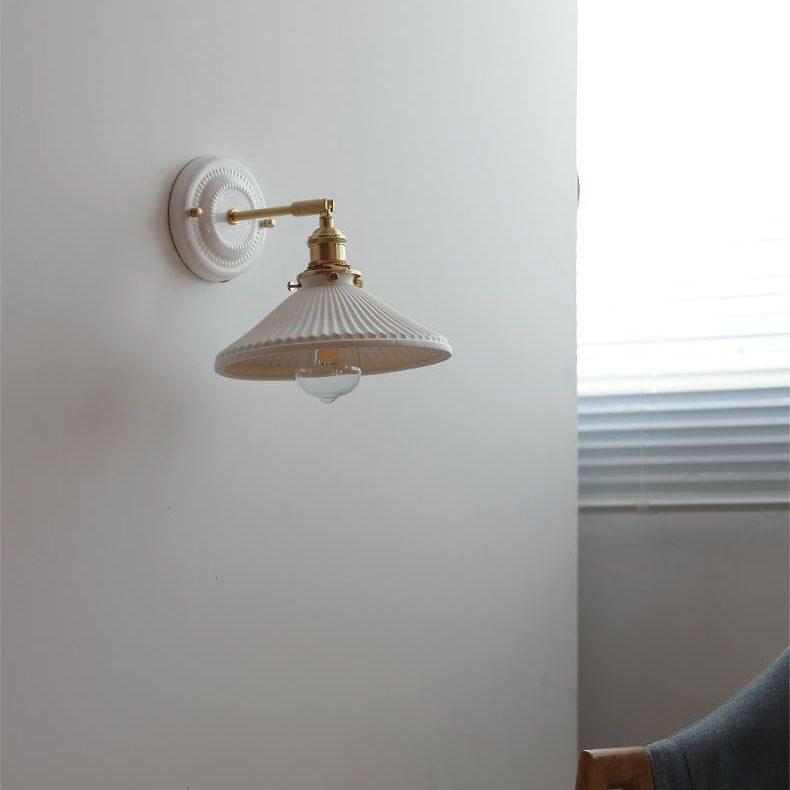 Vintage‑Wandleuchte | Keramik & Messing | Warmweißes LED‑Licht