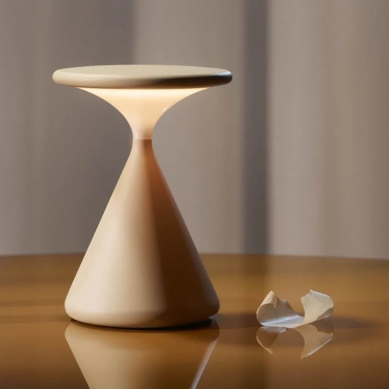 Kabellose Tischlampe | Hourglass-Design | USB-LED | Warmweißes Licht