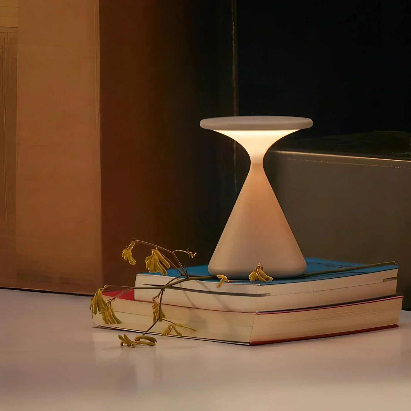 Kabellose Tischlampe | Hourglass-Design | USB-LED | Warmweißes Licht