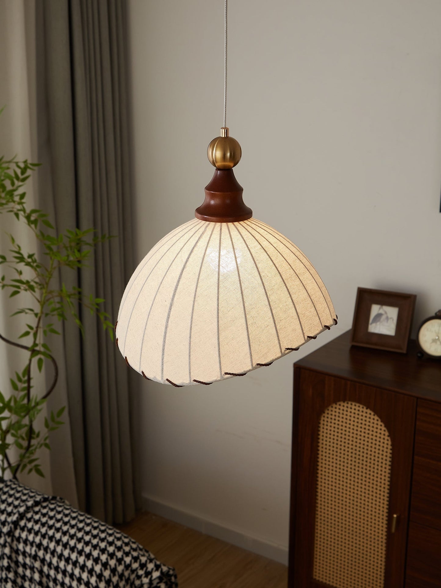 Pendelleuchte Stoff Plissee | Holz & Metall | E26/E27 LED | Elegant