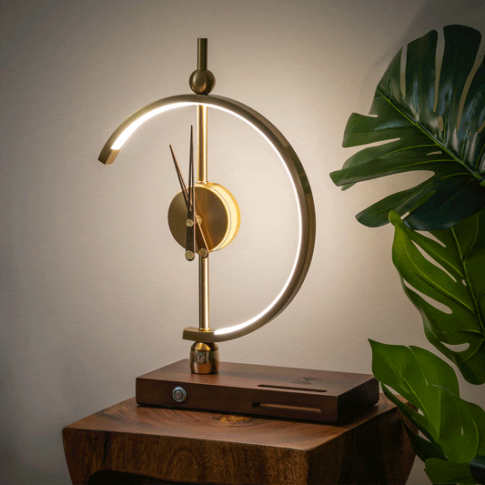 Tischlampe mit Uhr | Modernes Design | LED Beleuchtung | Integrierte Ladefunktion