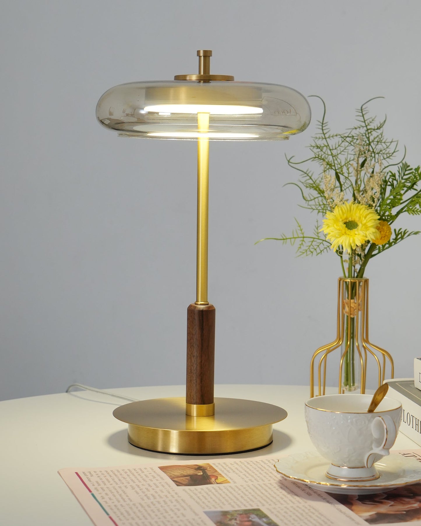 Tischlampe Glas & Metall | Integrierte LED | Warmweiß 3000K | Modernes Design