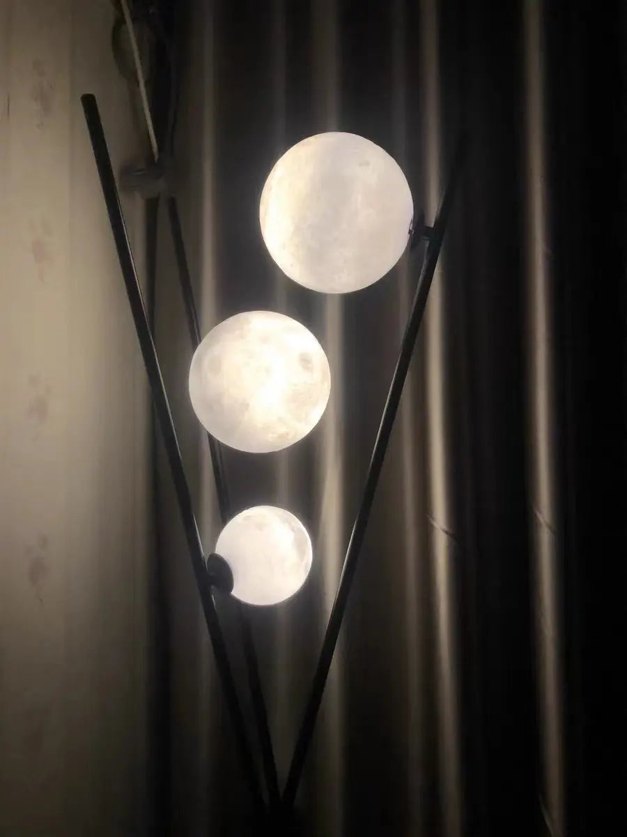 Moderne Stehlampe | Funktionales & Ambient Licht | Wohnzimmer & Schlafzimmer