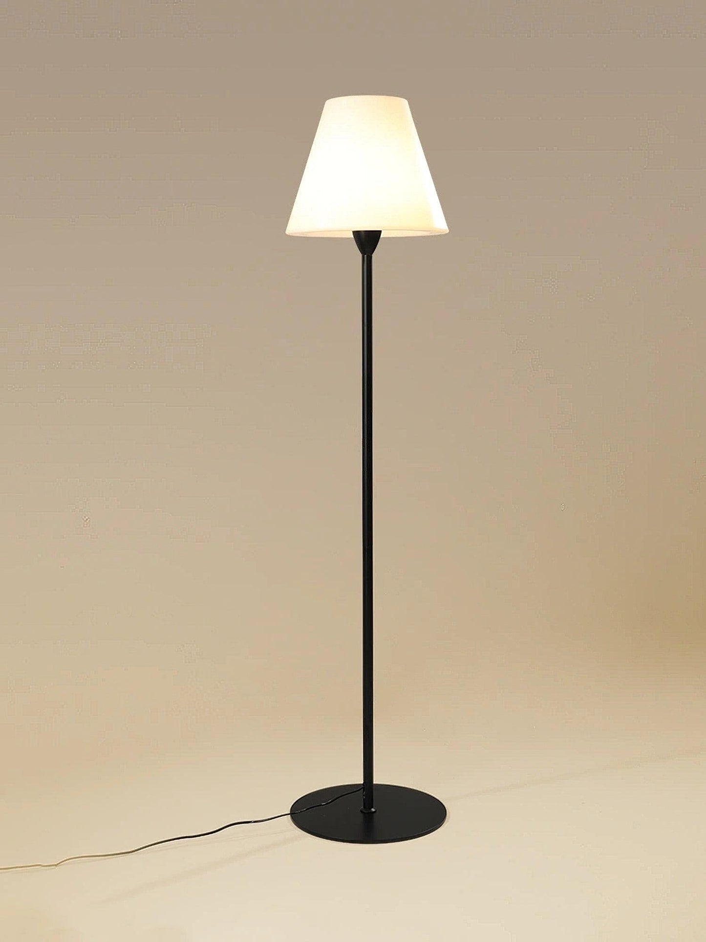 Stehlampe Metall & Acryl | Modernes Design | E26/E27 LED | Schwarz oder Weiß