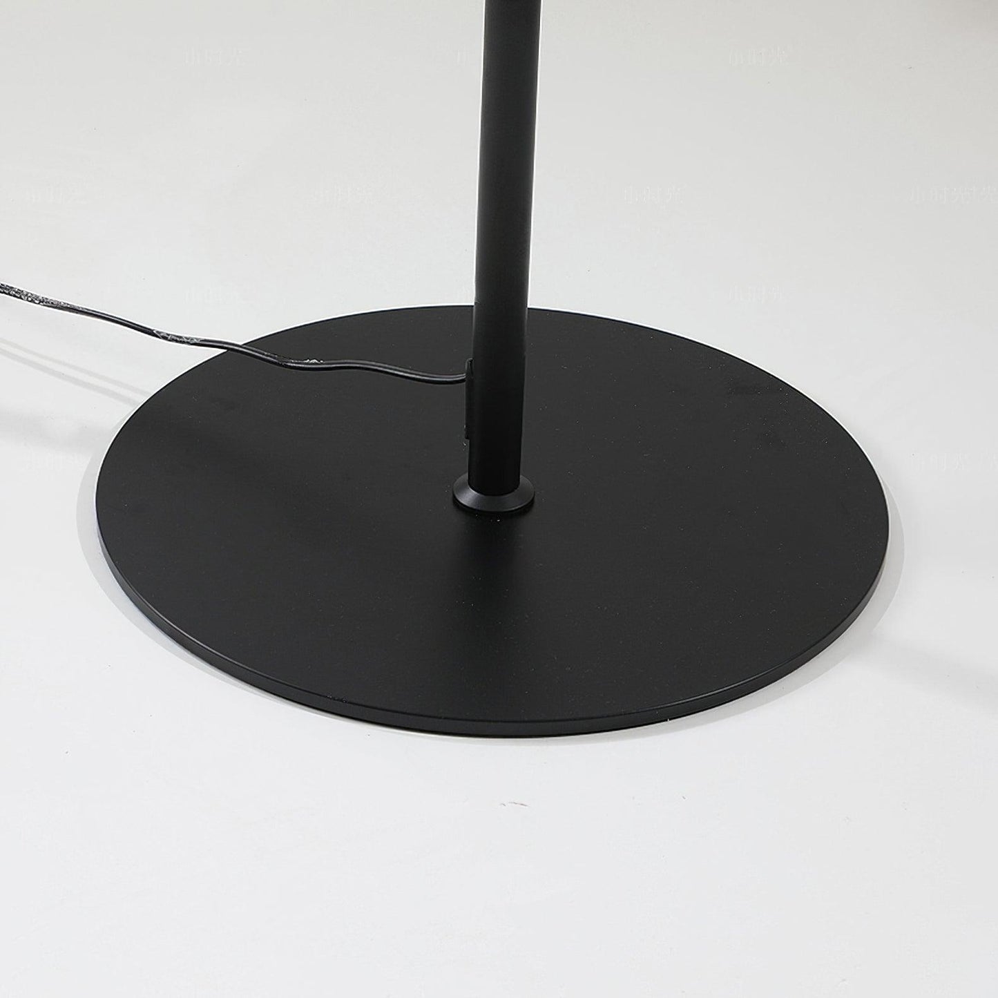 Stehlampe Metall & Acryl | Modernes Design | E26/E27 LED | Schwarz oder Weiß