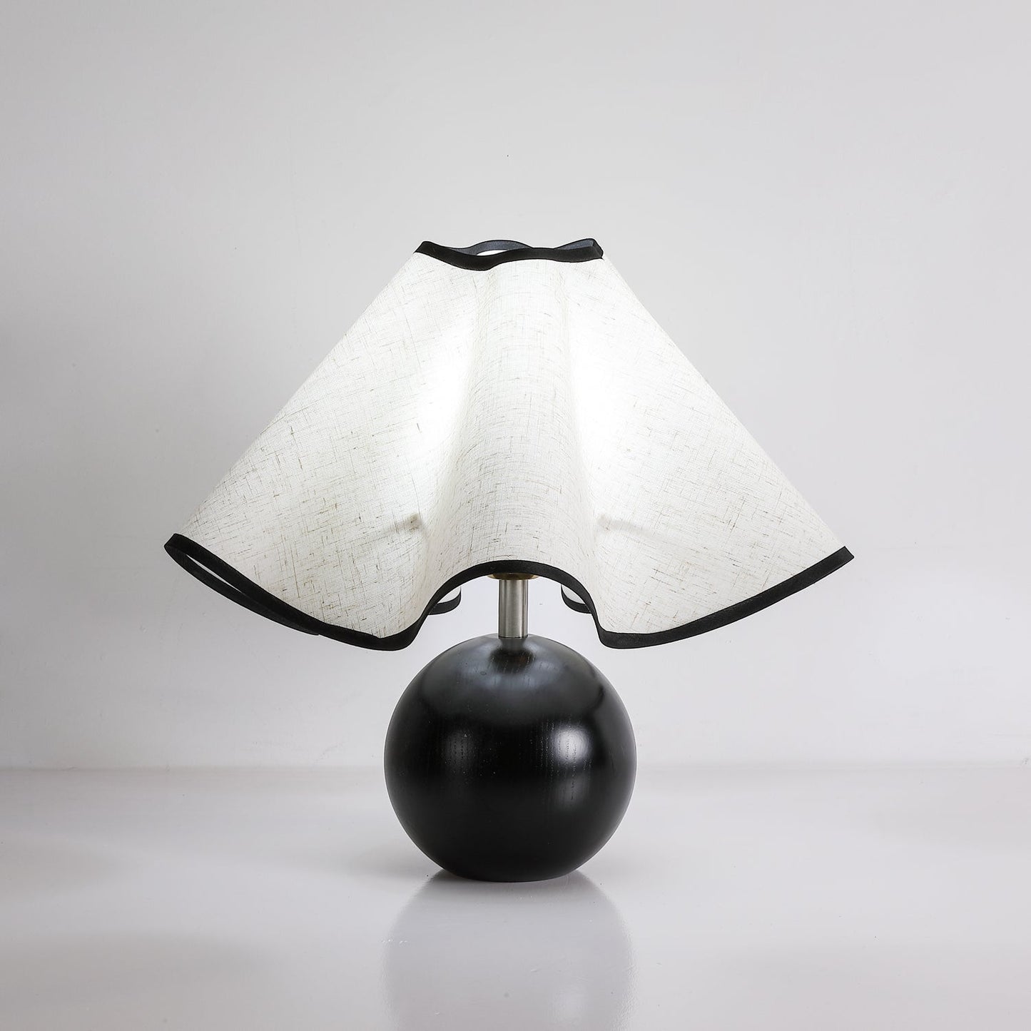 Tischlampe Stoff Wellenform | Holz | E27 | Warmes Licht