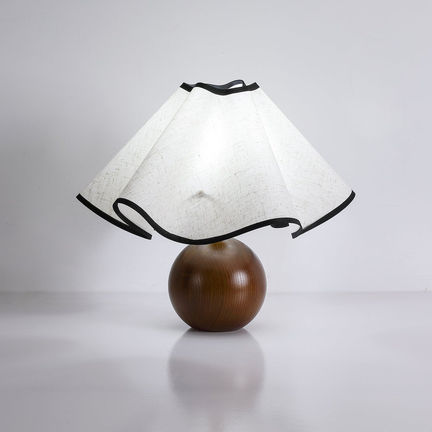 Tischlampe Stoff Wellenform | Holz | E27 | Warmes Licht