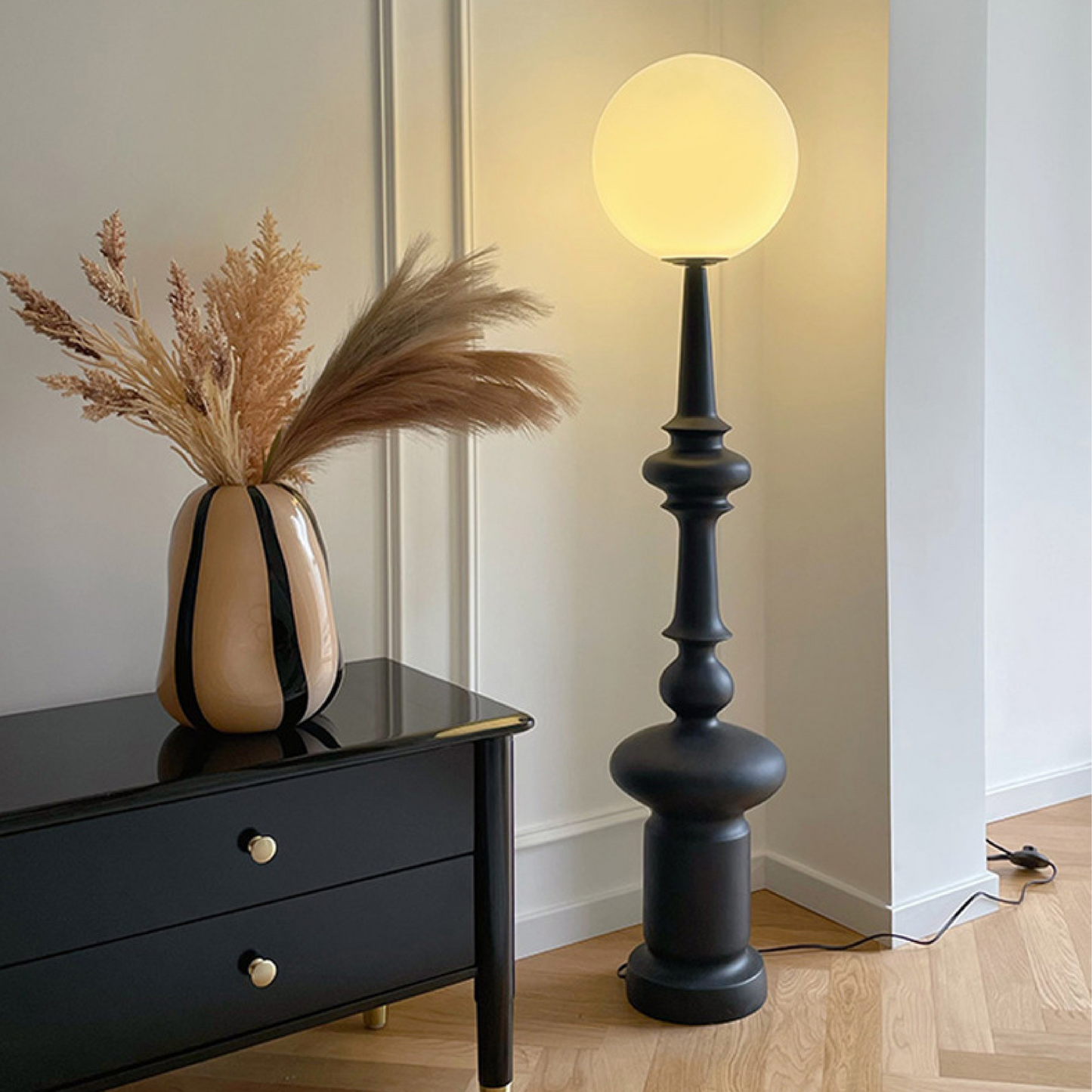 Stehlampe Kugel Schwarz | E27 | Glas Metall | Modern