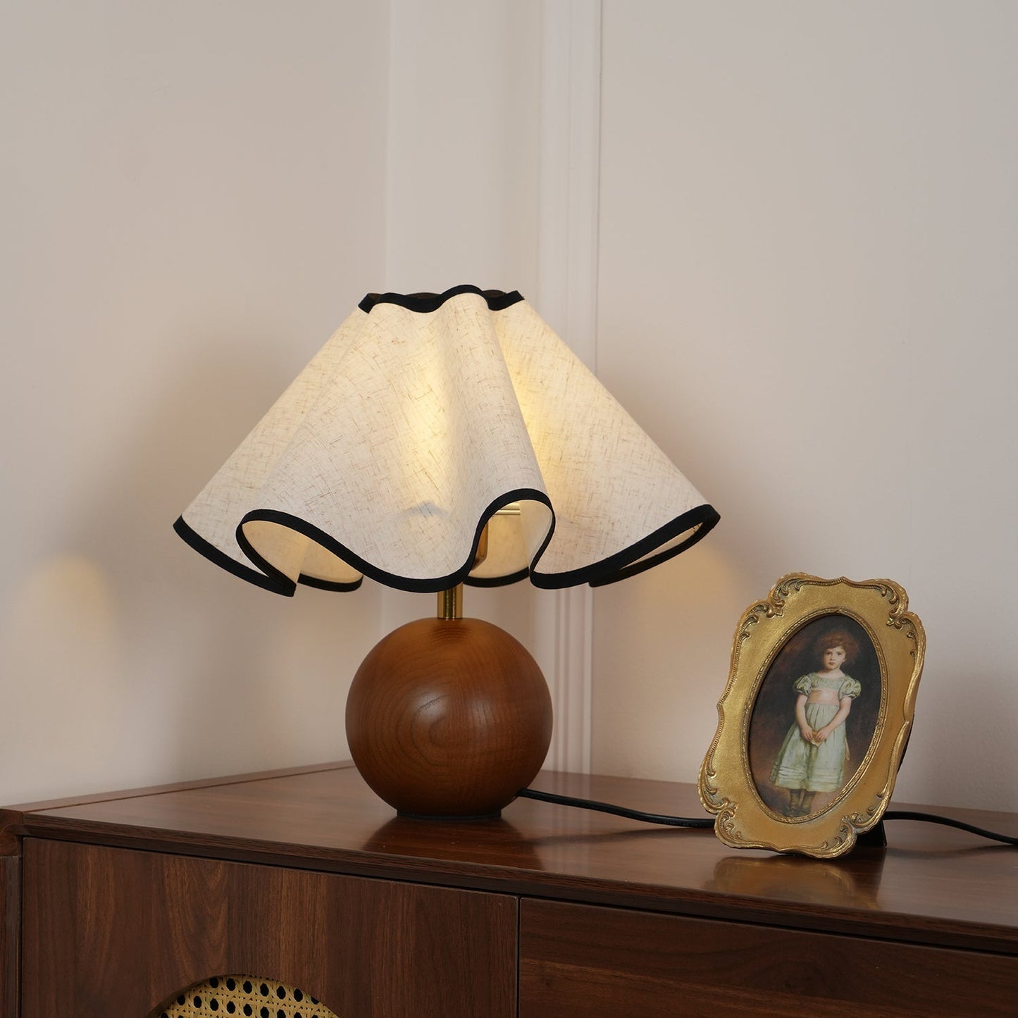Tischlampe Stoff Wellenform | Holz | E27 | Warmes Licht