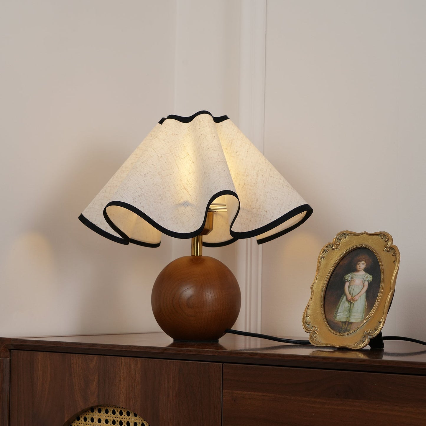 Tischlampe Stoff Wellenform | Holz | E27 | Warmes Licht