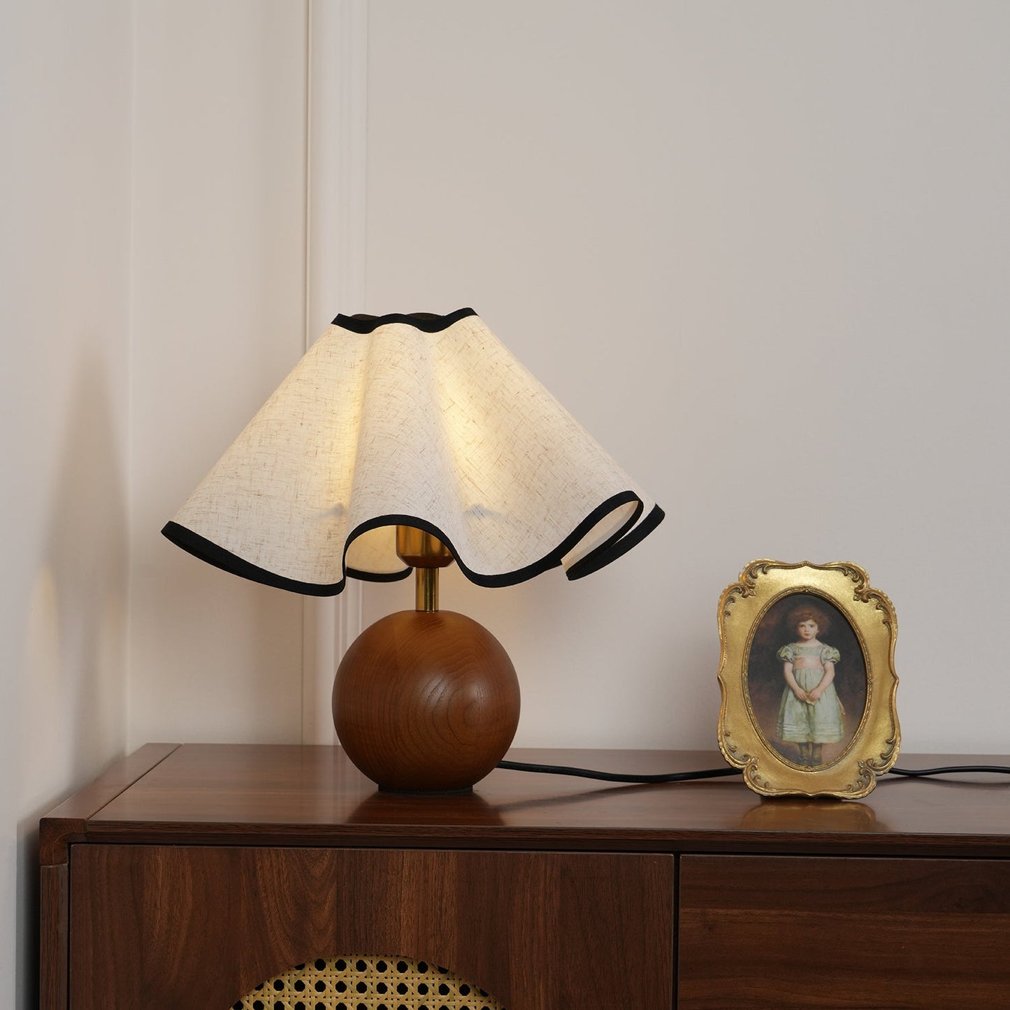 Tischlampe Stoff Wellenform | Holz | E27 | Warmes Licht